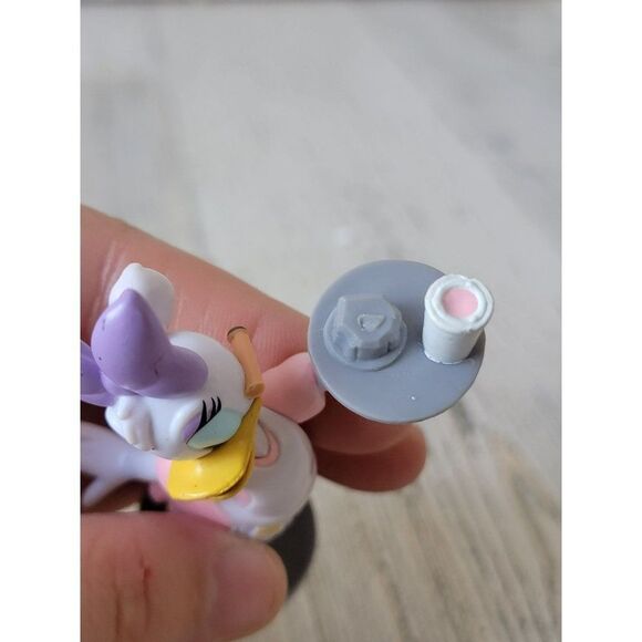 Daisy Duck roller skate waitress toy figure worker essential - Picture 5 of 6